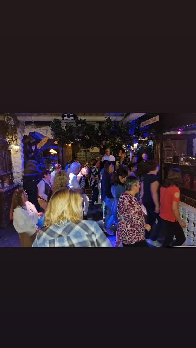 Moonlight Lounge - party-dancing.jpg